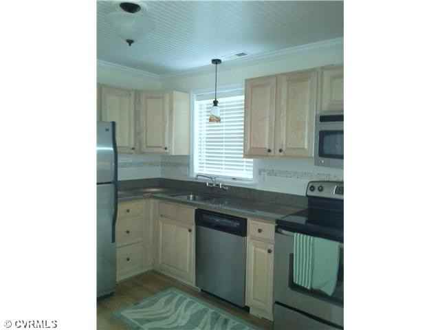 1219 Warren Ave - Photo 2 of 9