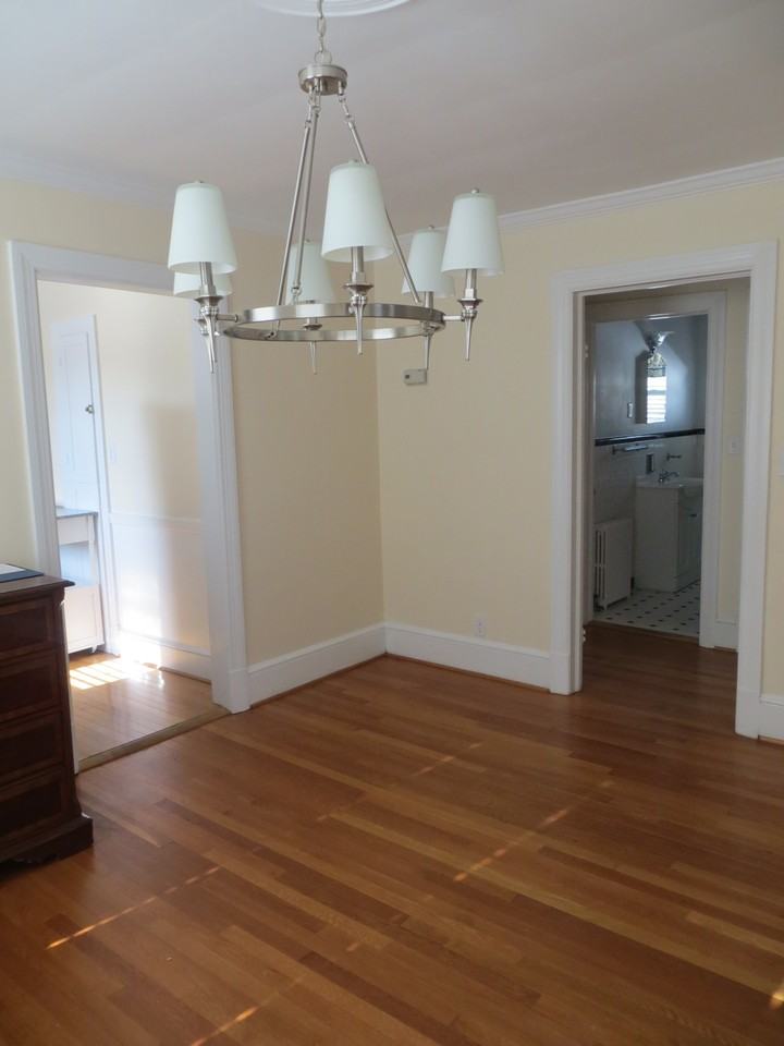 1219 Warren Ave - Photo 3 of 9