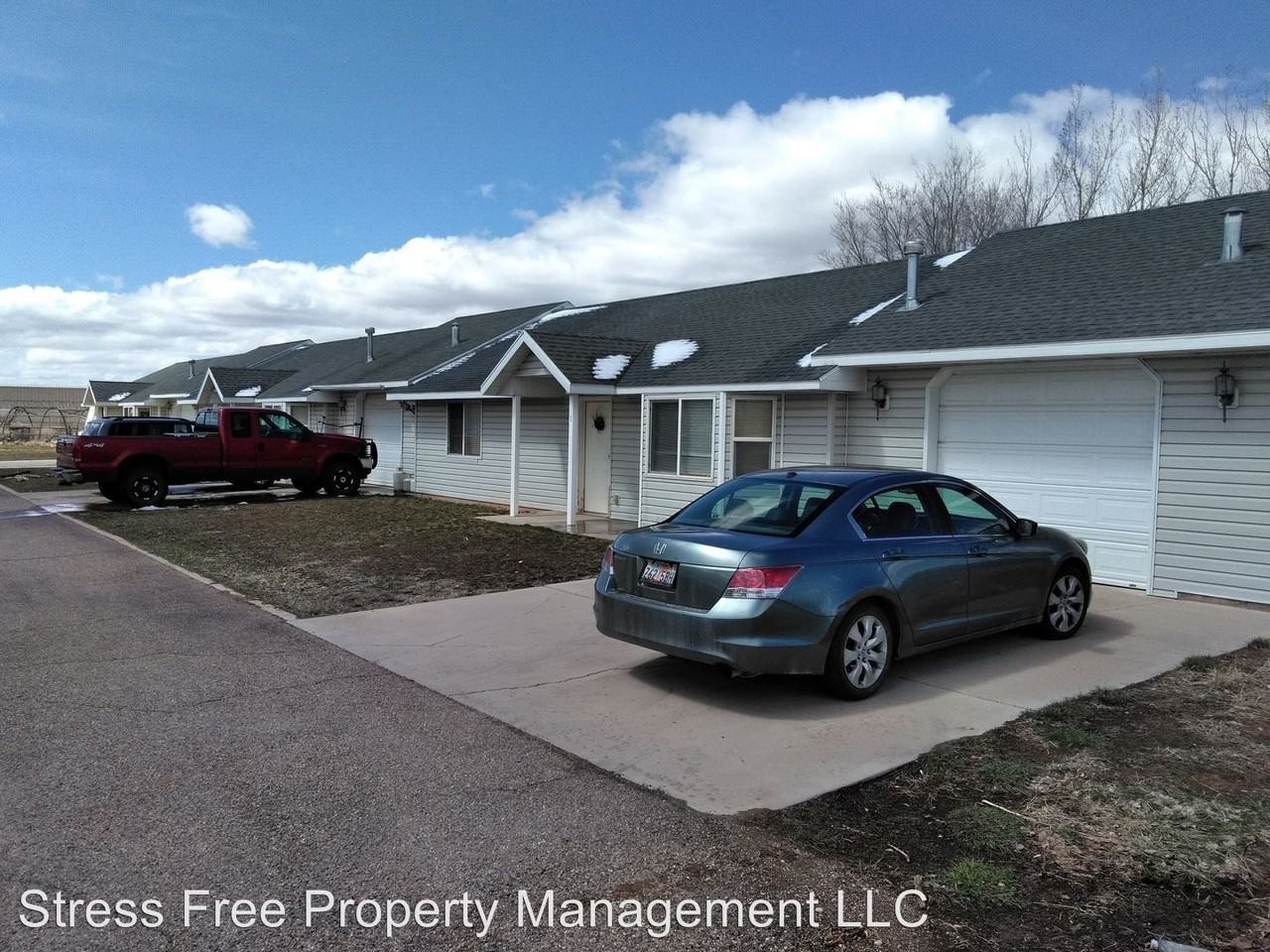 403 N. W. Frontage Rd. - Photo 2 of 11