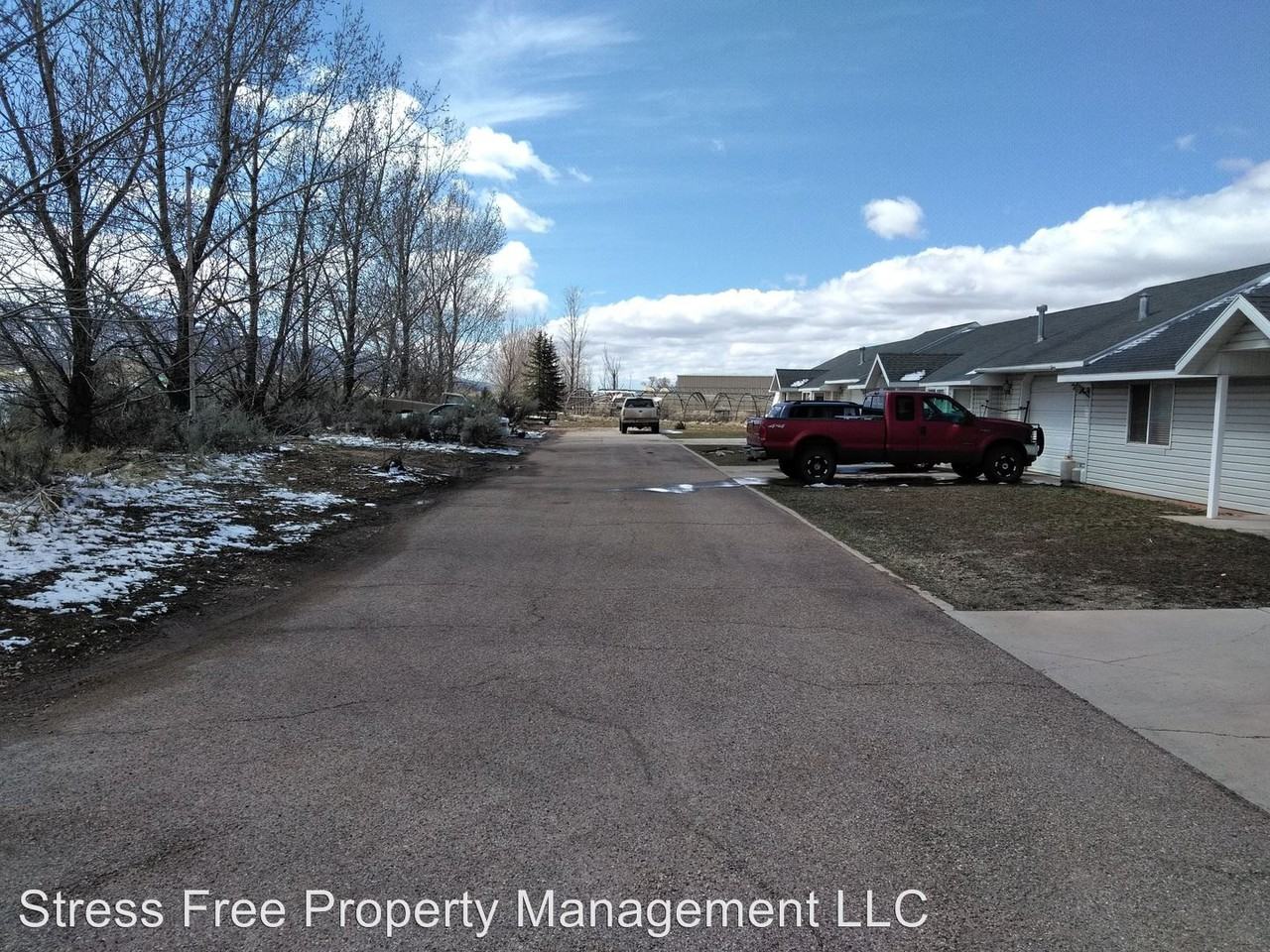 403 N. W. Frontage Rd. - Photo 3 of 11