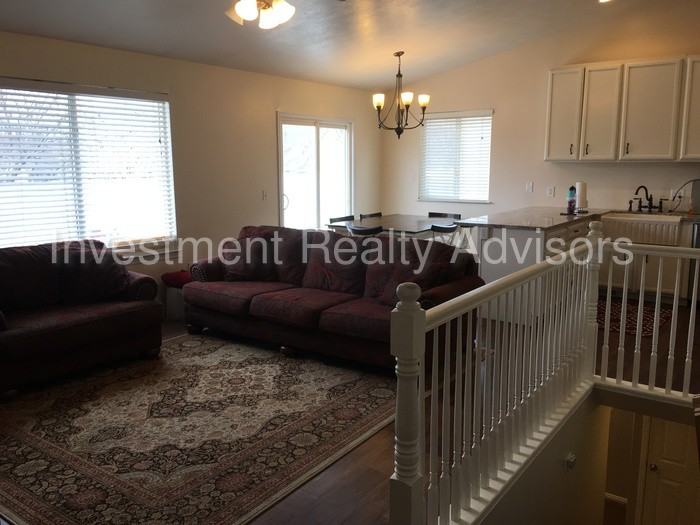 3510 S Newland St - Photo 3 of 14