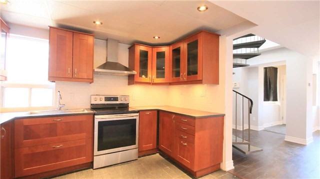 586 Lauder Avenue - Photo 2 of 4