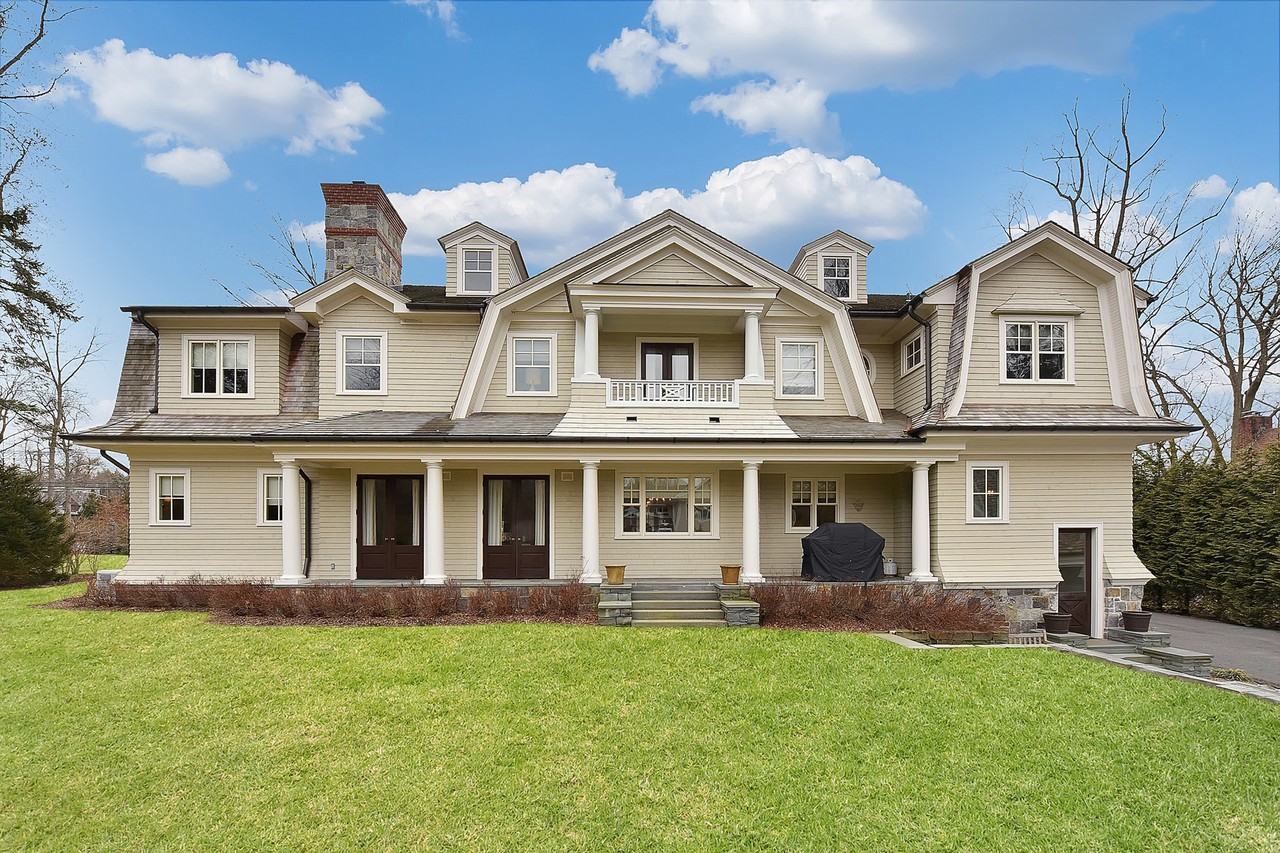 471 Haworth Ave - Photo 2 of 25