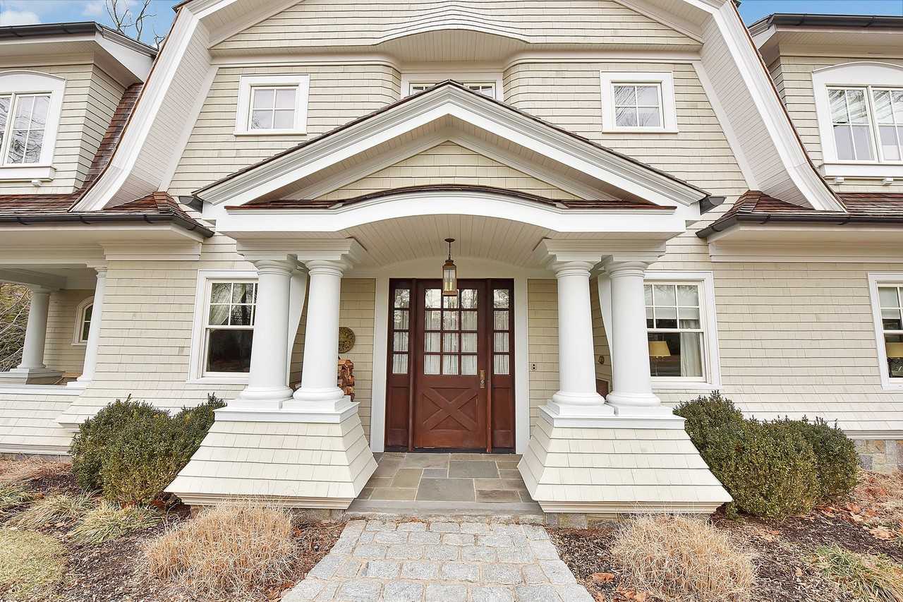 471 Haworth Ave - Photo 3 of 25