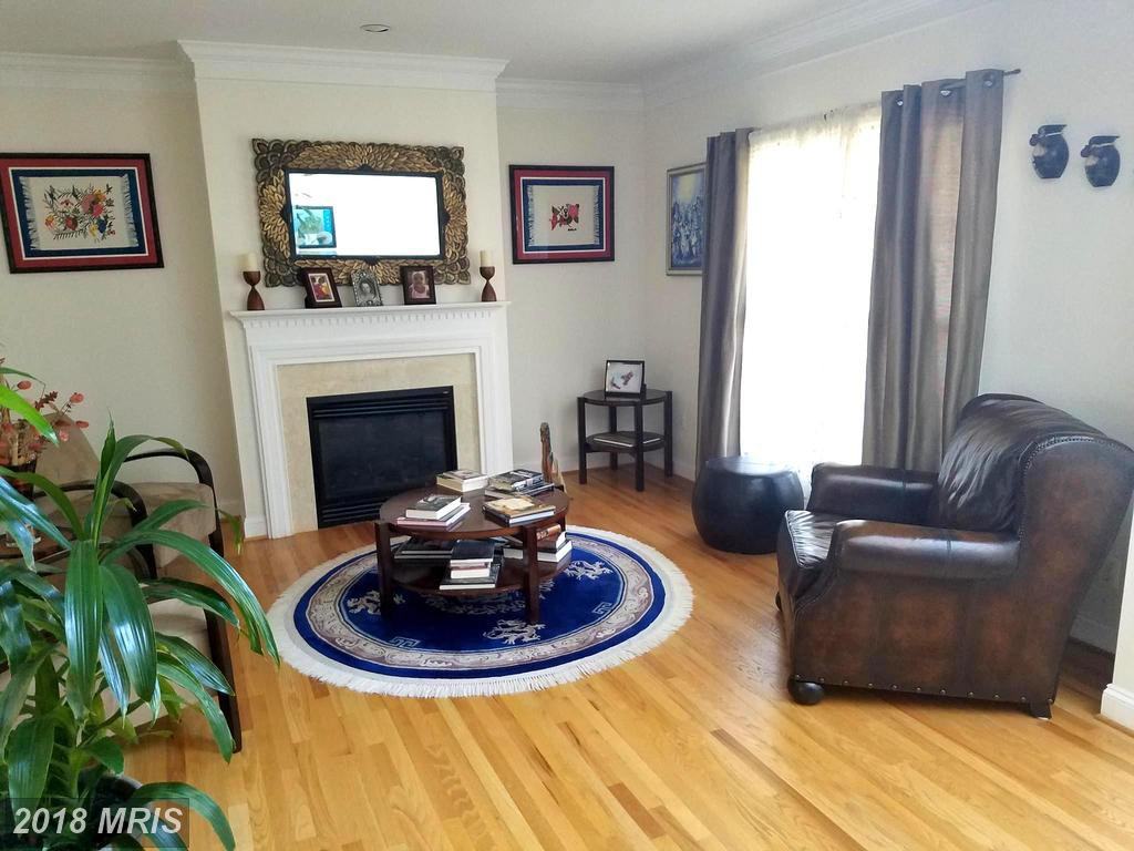 6430 Brookes Ln - Photo 3 of 30