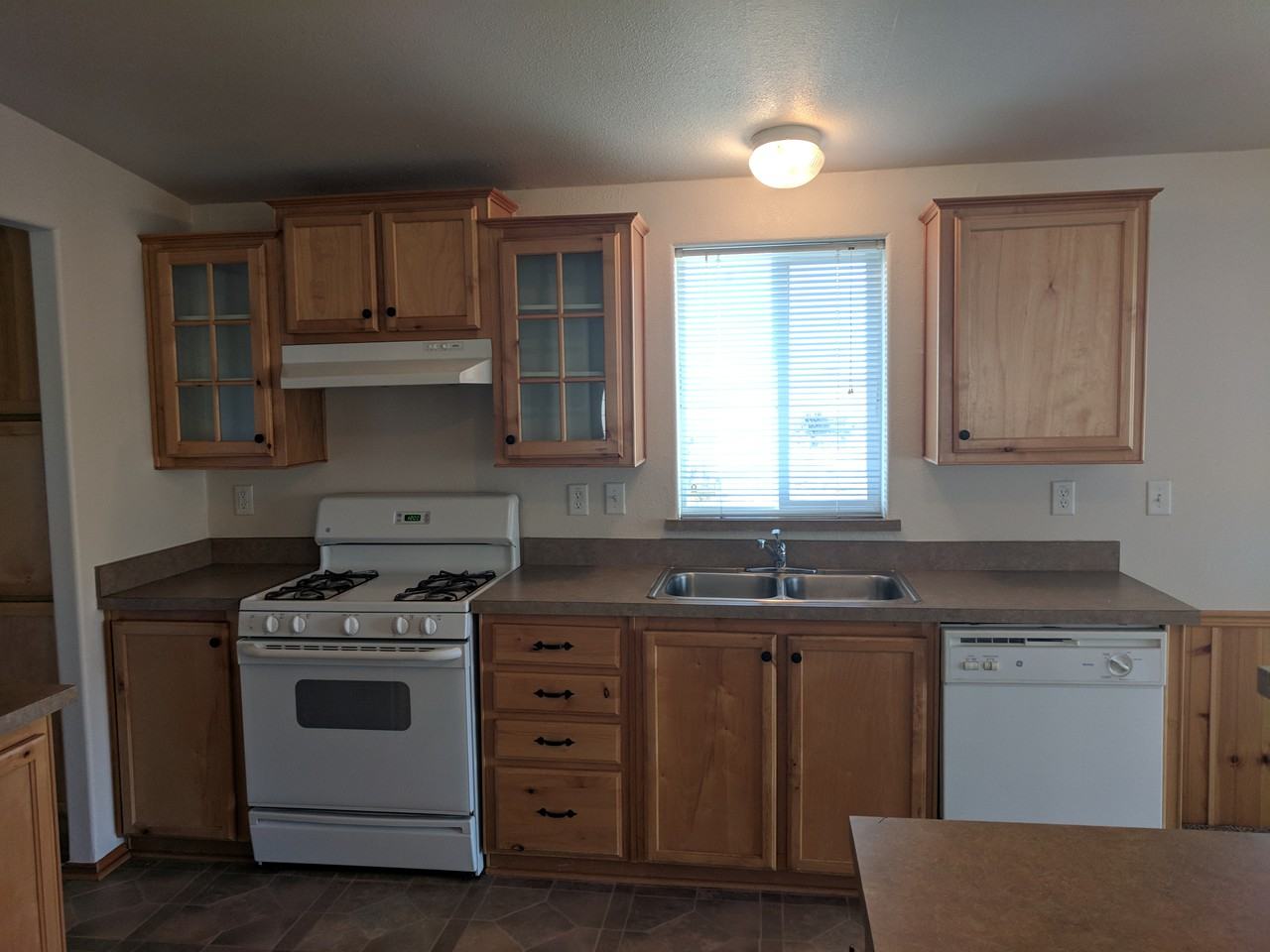 350 Gerdes Ave - Photo 2 of 7