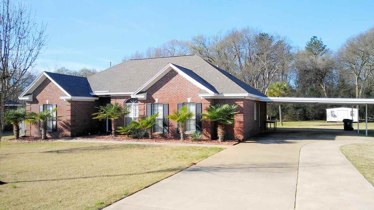 139 Stoneybrook Rd - Photo 2 of 24