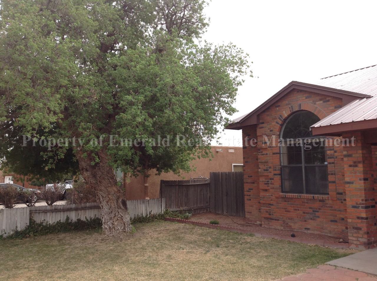 7520 Mesa De Arena NW - Photo 2 of 36