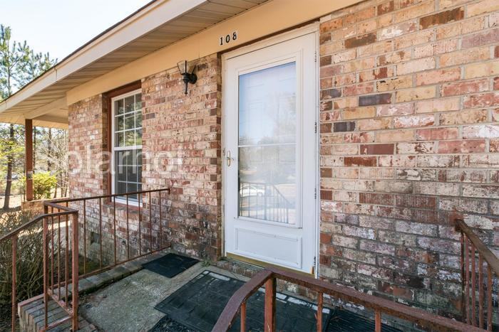 108 Forestwood Dr - Photo 2 of 20