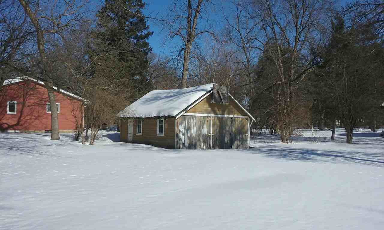 100 North Broadway Avenue - Photo 3 of 7