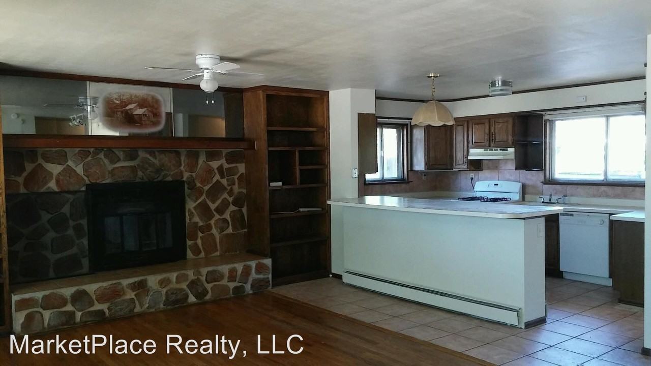 1790 Bahama St - Photo 3 of 8