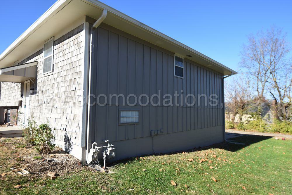 9018 W 78th Cir - Photo 3 of 25