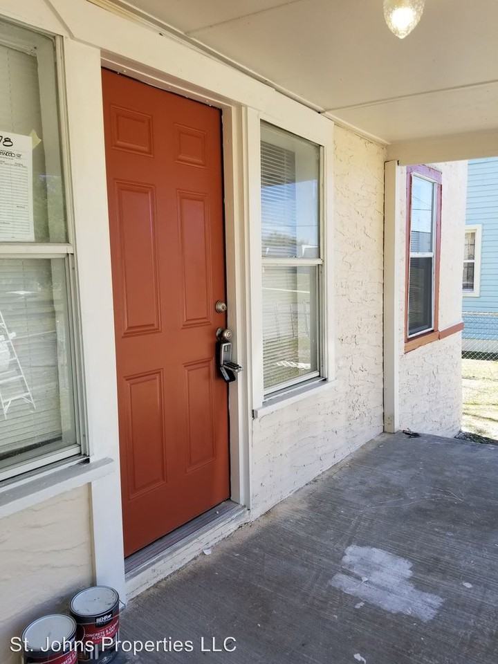 678 Beechwood St - Photo 2 of 10
