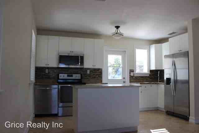 940 10th St N - Photo 3 of 11