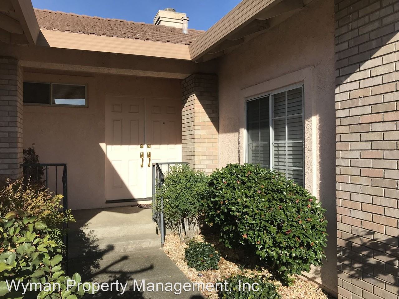 2582 Harvest Ln - Photo 2 of 16