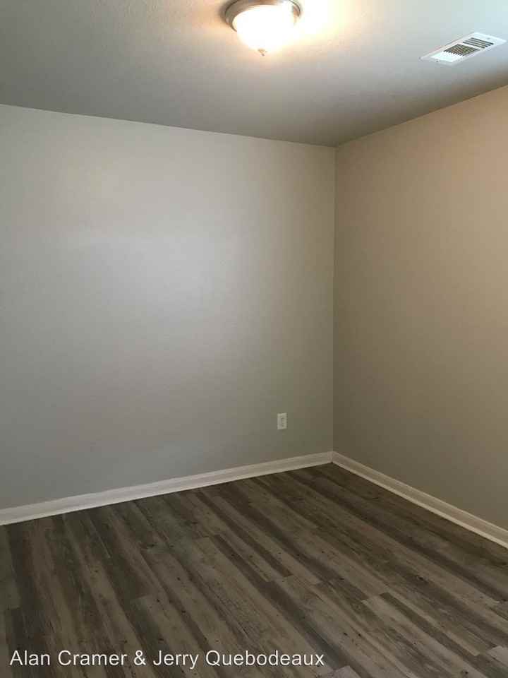 1150 Bradley St - Photo 2 of 13