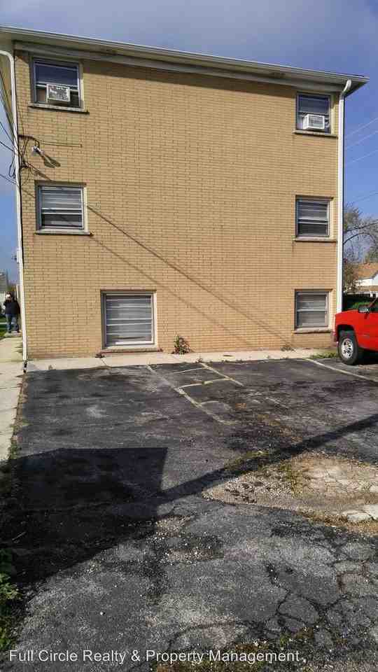 2701 COMMERCIAL - Photo 2 of 6