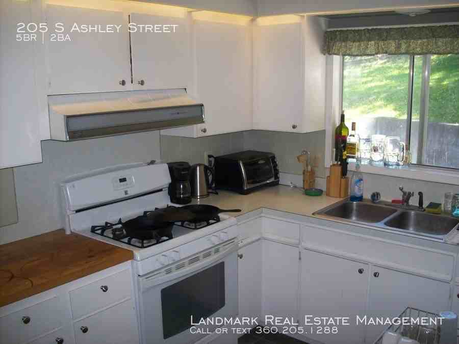 205 S Ashley St #0 - Photo 3 of 10