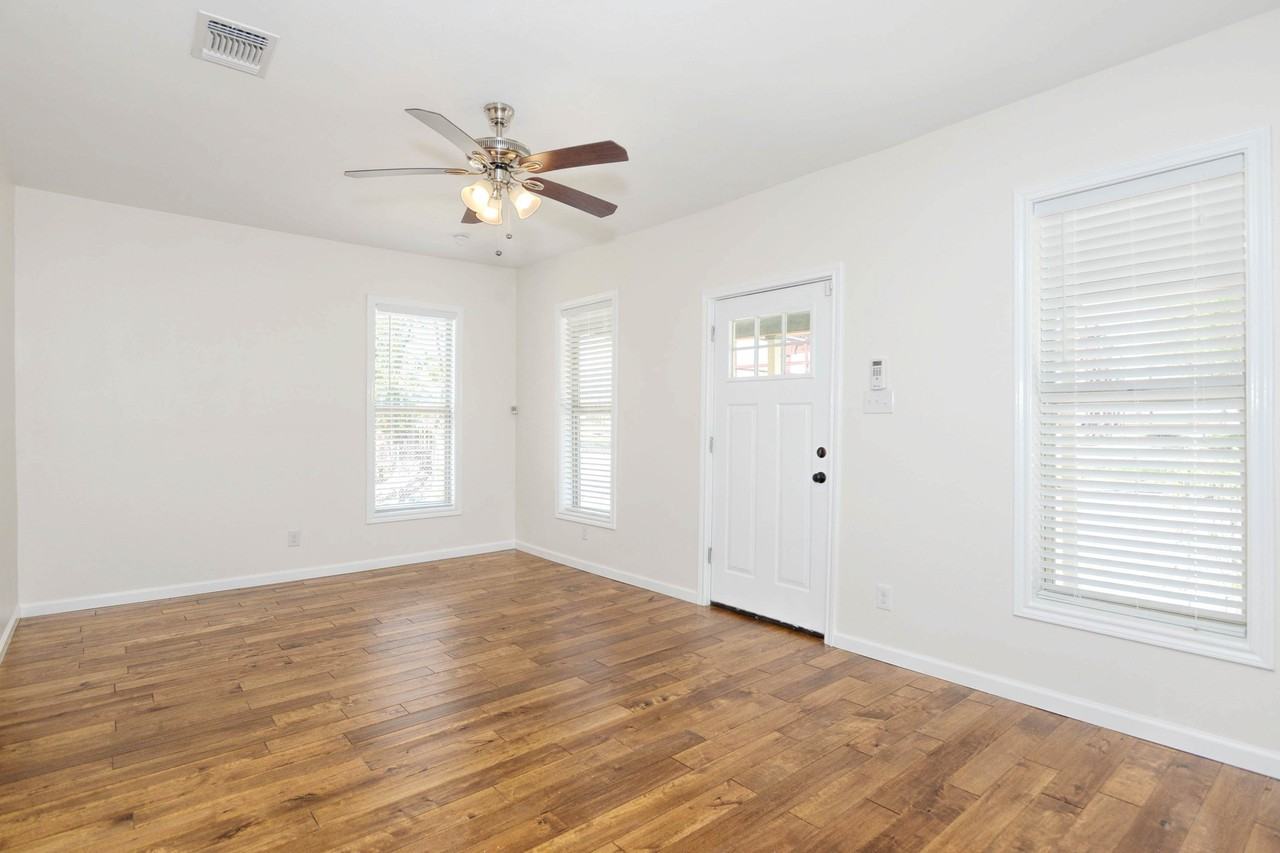108 Groveton St - Photo 2 of 10