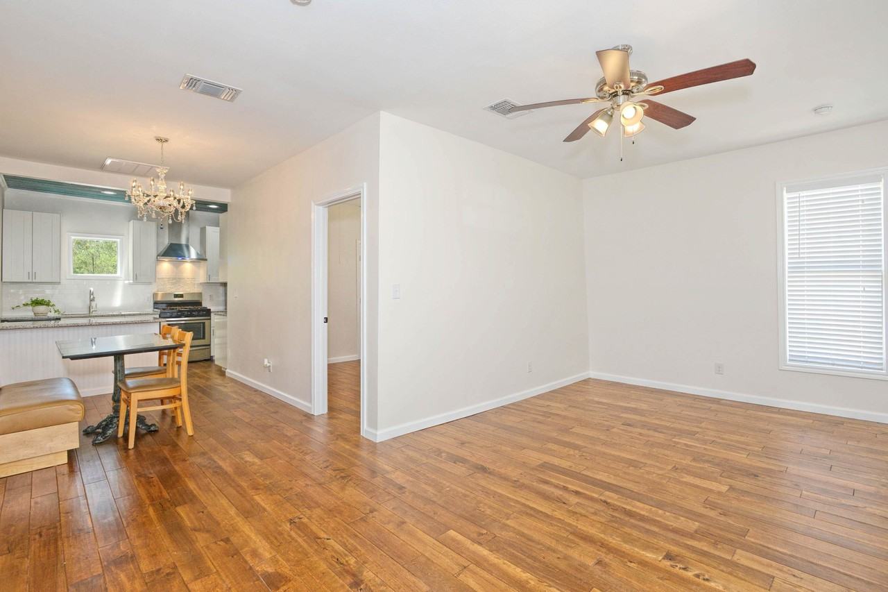 108 Groveton St - Photo 3 of 10