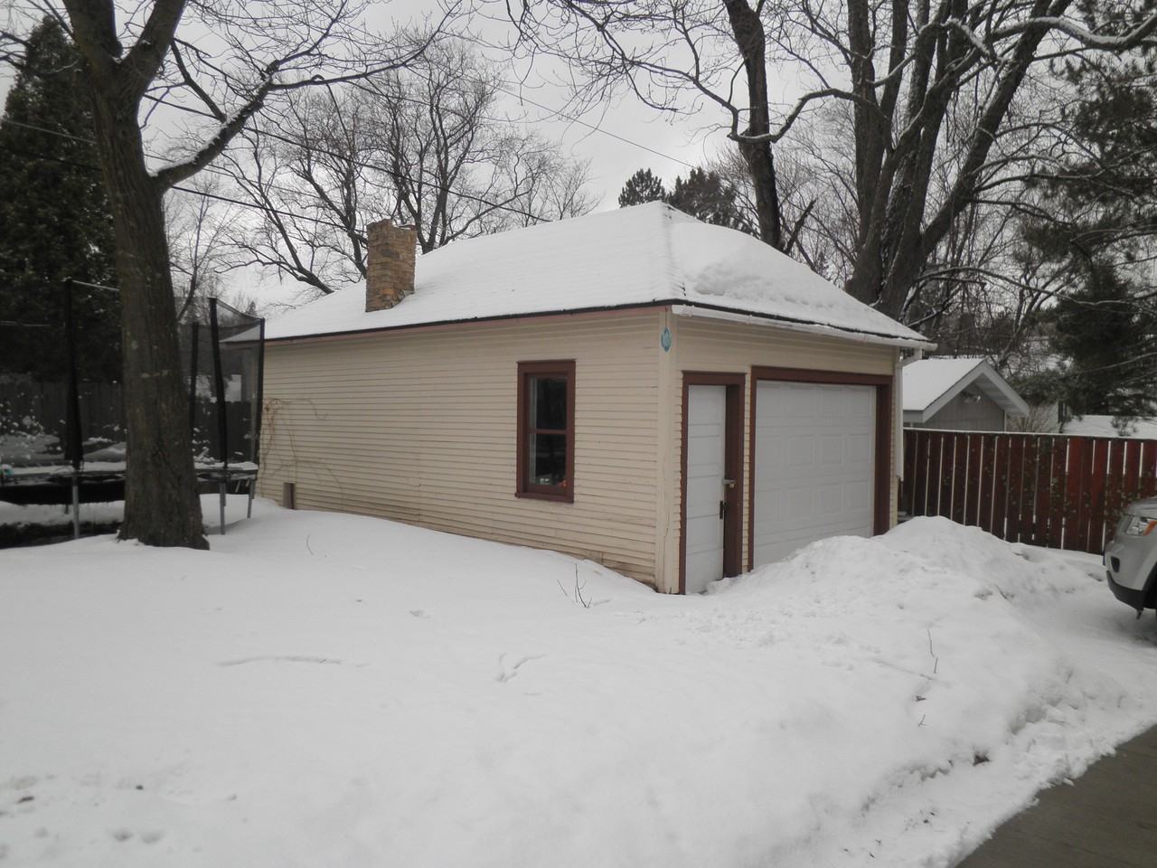 308 Ave E W - Photo 3 of 19