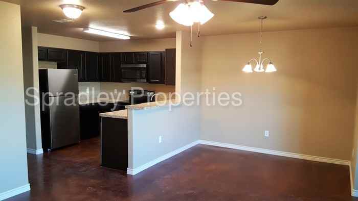 1526 Brady Blvd - Photo 3 of 10