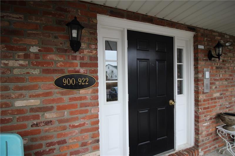 912 Guyasuta Ln - Photo 2 of 19