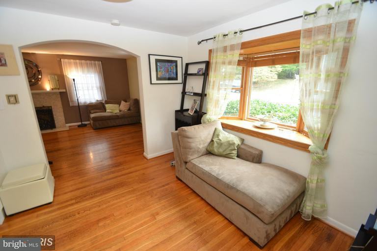 108 N Granada St - Photo 3 of 21