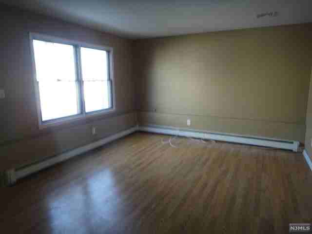 41 Kipp Ave - Photo 3 of 16