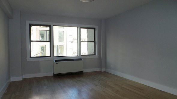 223 East 52nd Street - Photo 3 of 6