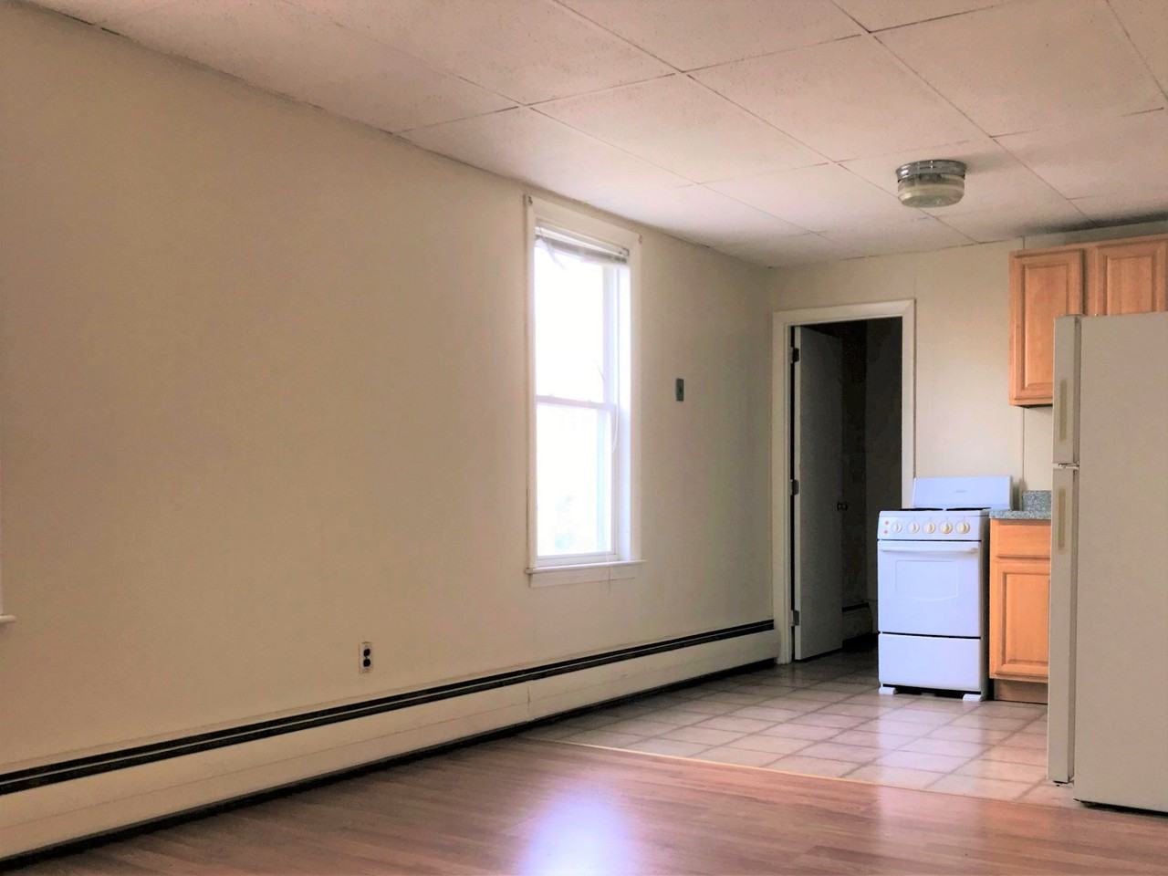 8 Bourne St #2 - Photo 2 of 8