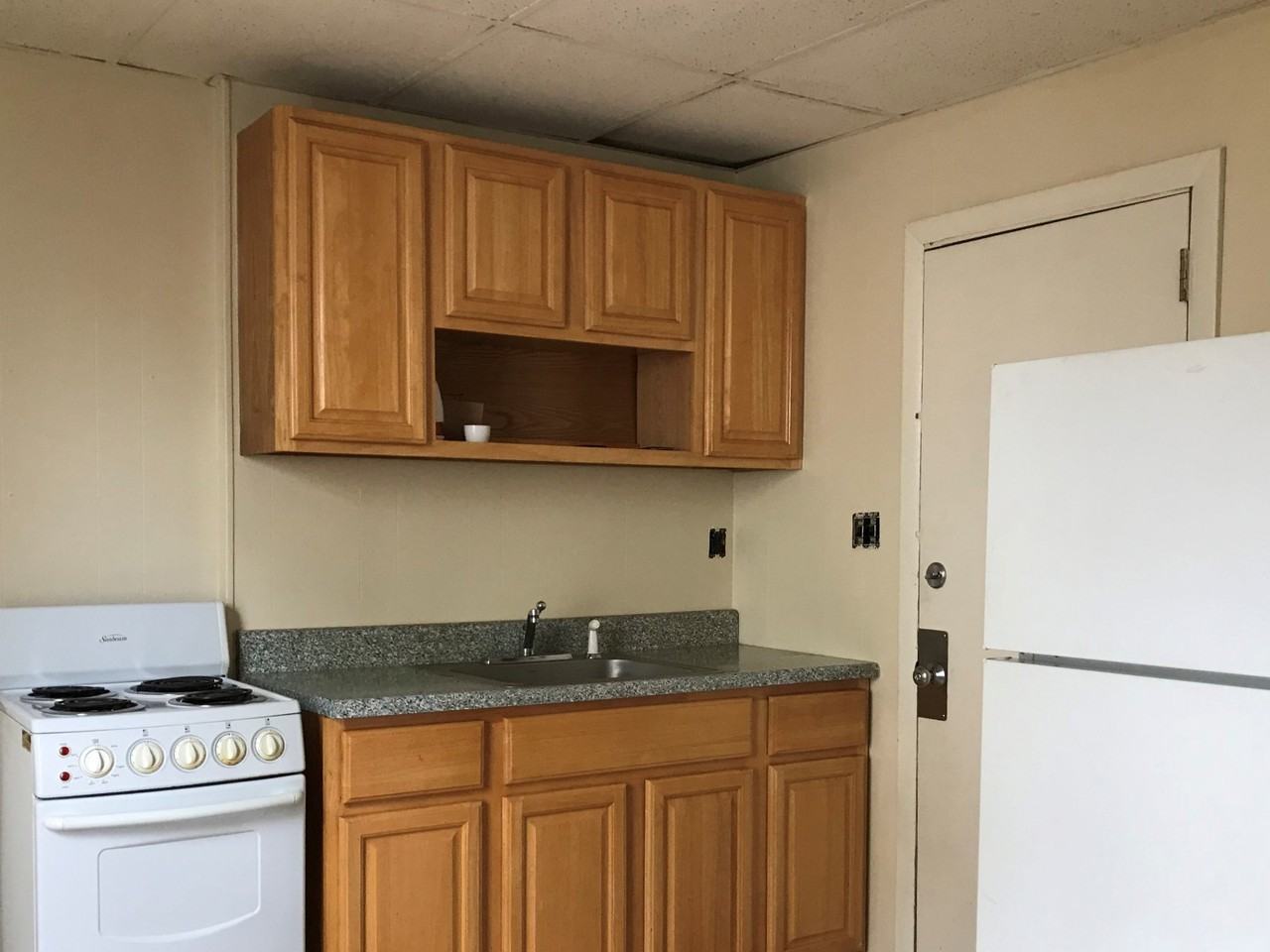 8 Bourne St #2 - Photo 3 of 8