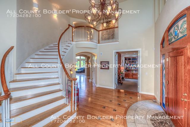 5355 Waterstone Dr - Photo 2 of 17