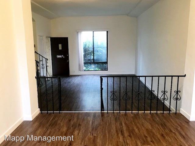 4526 1/2 Edgwood Place - Photo 3 of 10