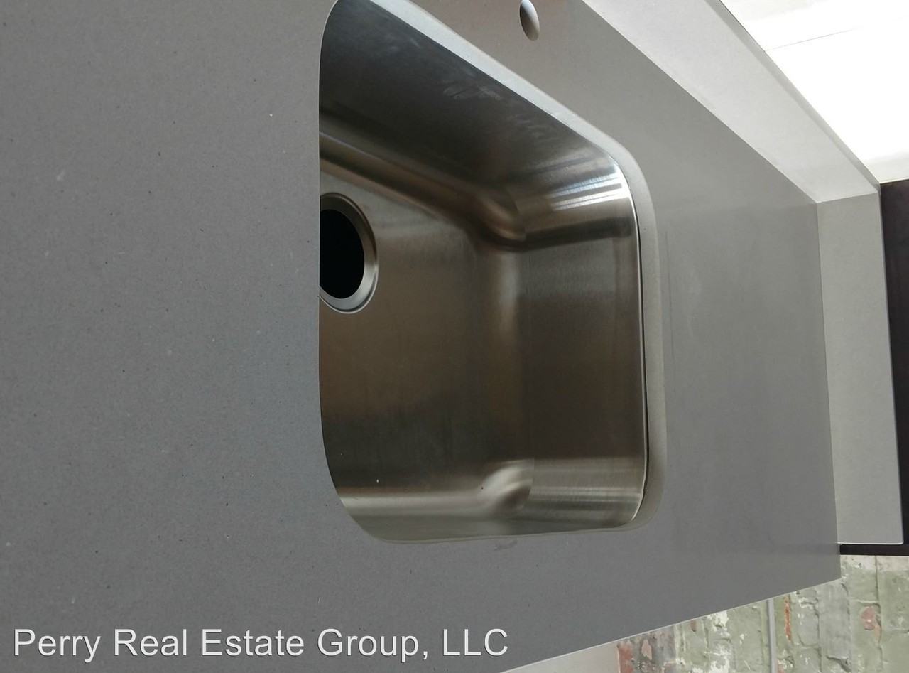 104 W Mulberry St - Photo 3 of 8