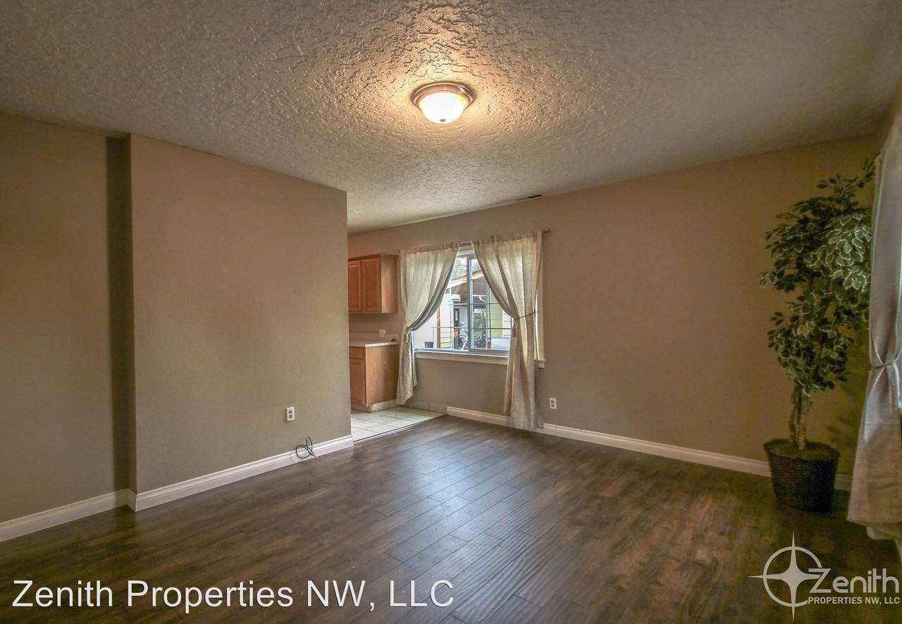 2904 Weigel Ave - Photo 3 of 9