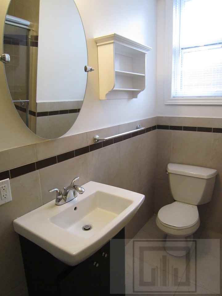 6645 Rue de Terrebonne - Photo 3 of 10