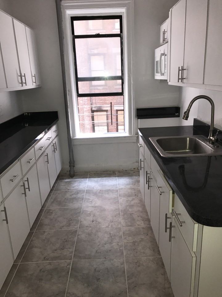 W 170th St & St Nicholas Ave #5c
