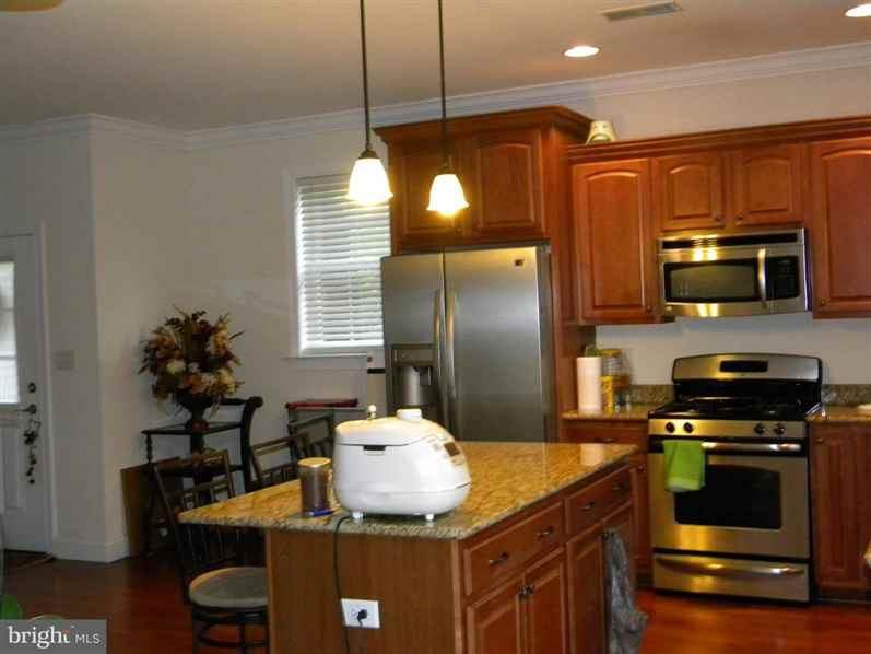 3450 Green St - Photo 3 of 13