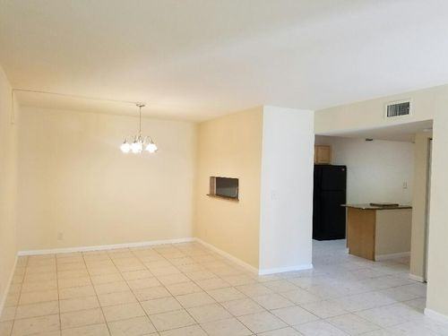 6257 Chasewood Dr #D - Photo 3 of 7