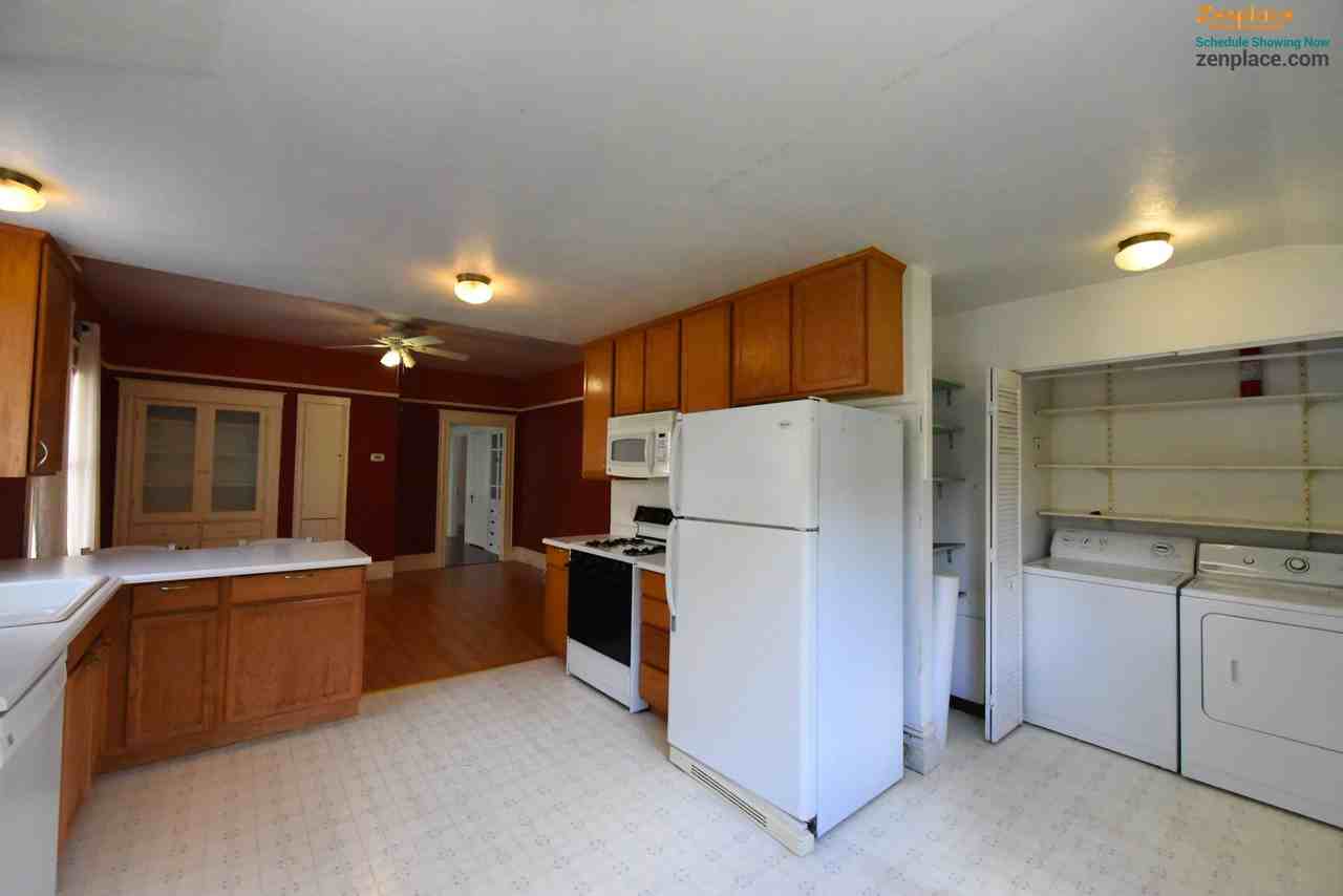 639 Tupper St - Photo 2 of 9