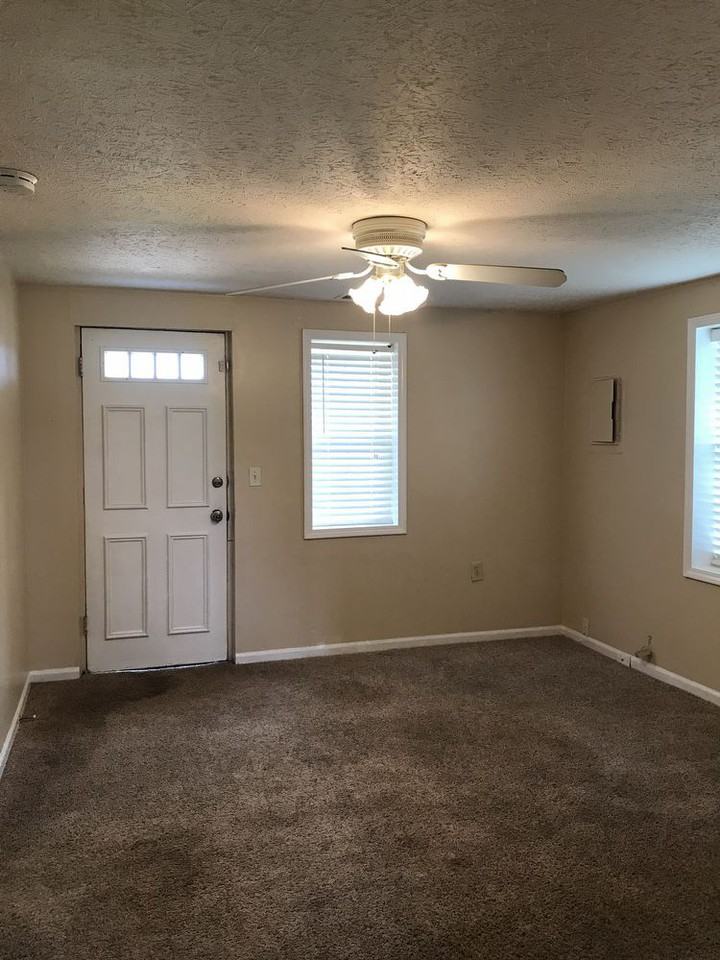 101 Kent Cir - Photo 2 of 11