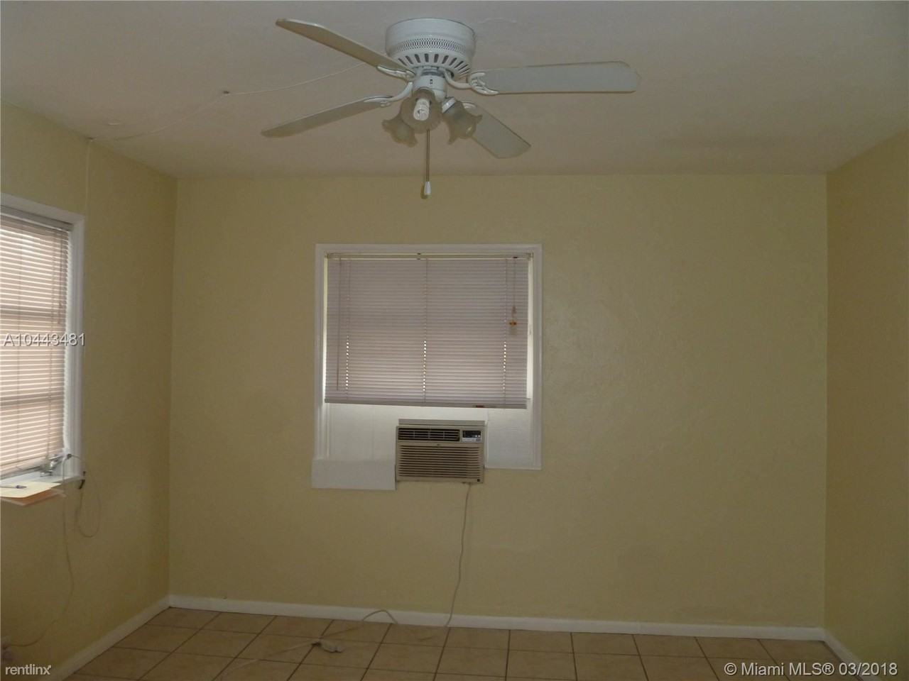 1005 N 18th Ct #1 - Photo 2 of 9