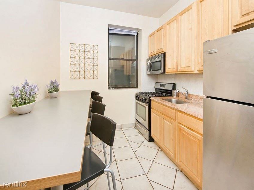 619 15th St #5 - Photo 2 of 10