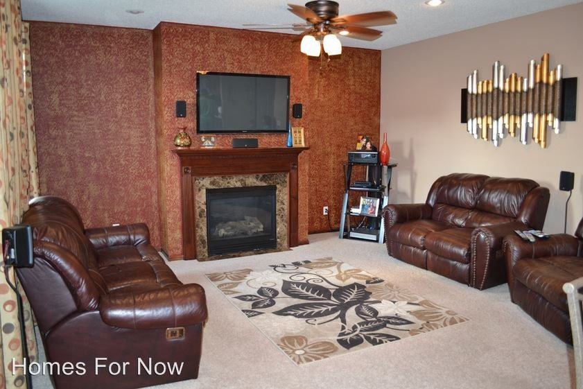 13598 Athena Ct - Photo 3 of 14