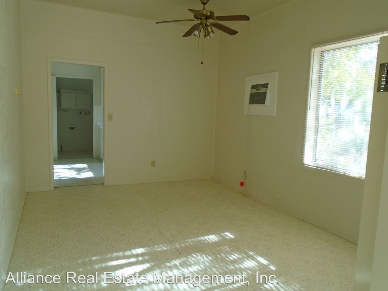 1427 Chestnut St - Photo 3 of 7