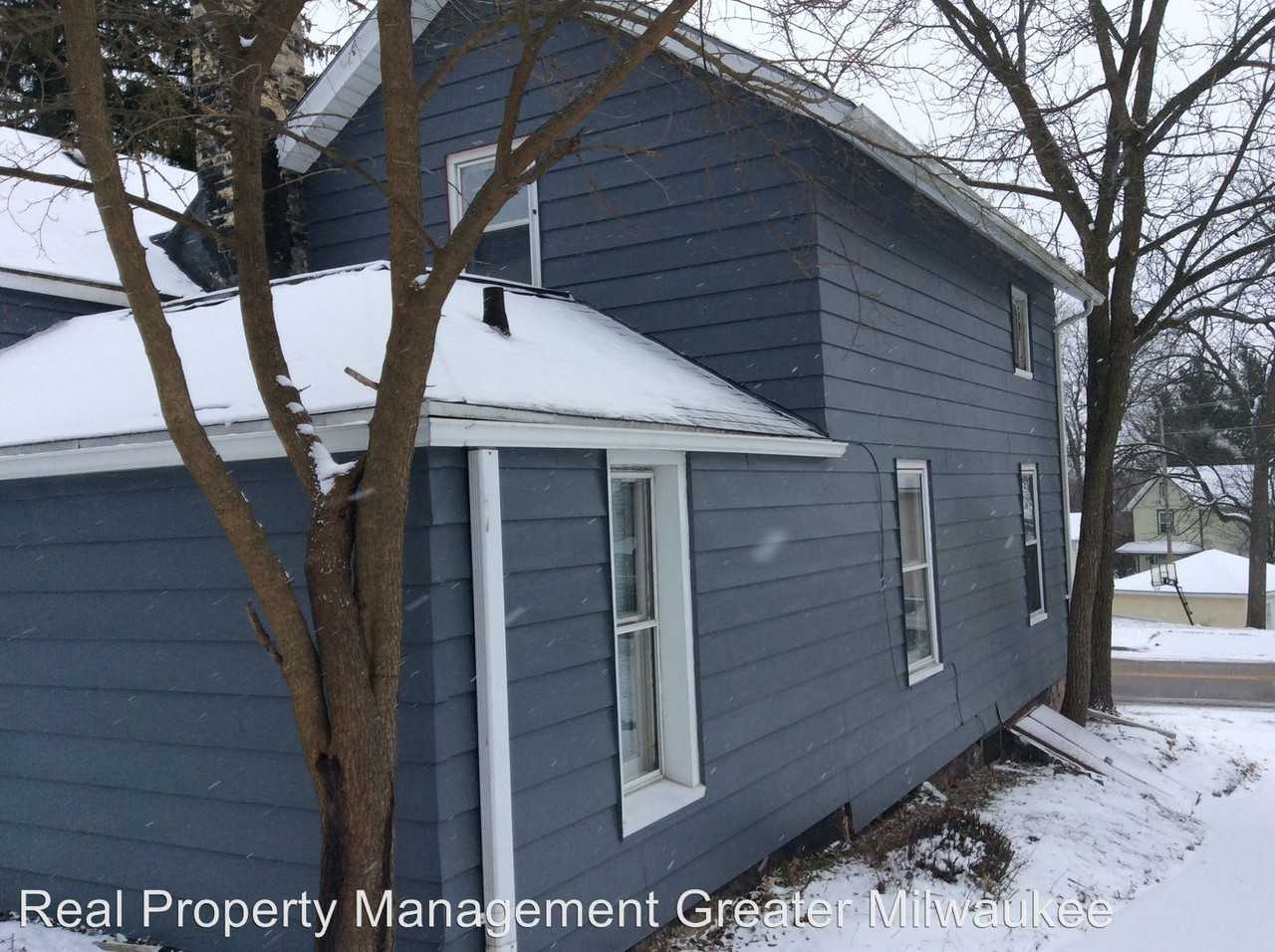 242 W Capitol Dr - Photo 2 of 23