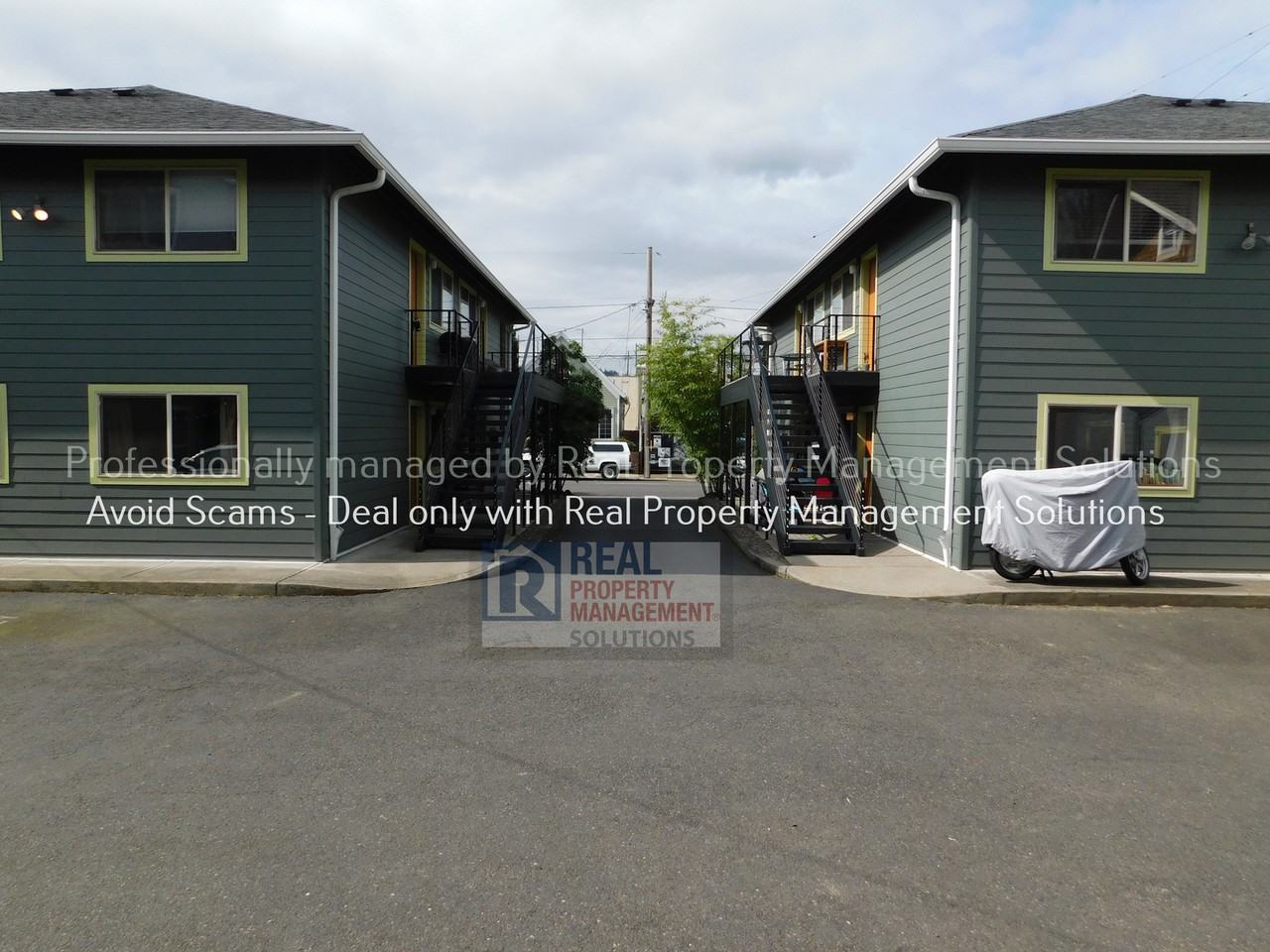 1924 SE 11th Ave #8 - Photo 2 of 26