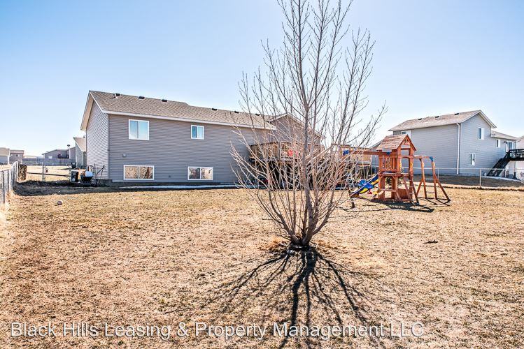 316 Freiheit Ln - Photo 2 of 27