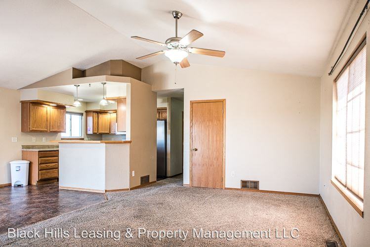 316 Freiheit Ln - Photo 3 of 27